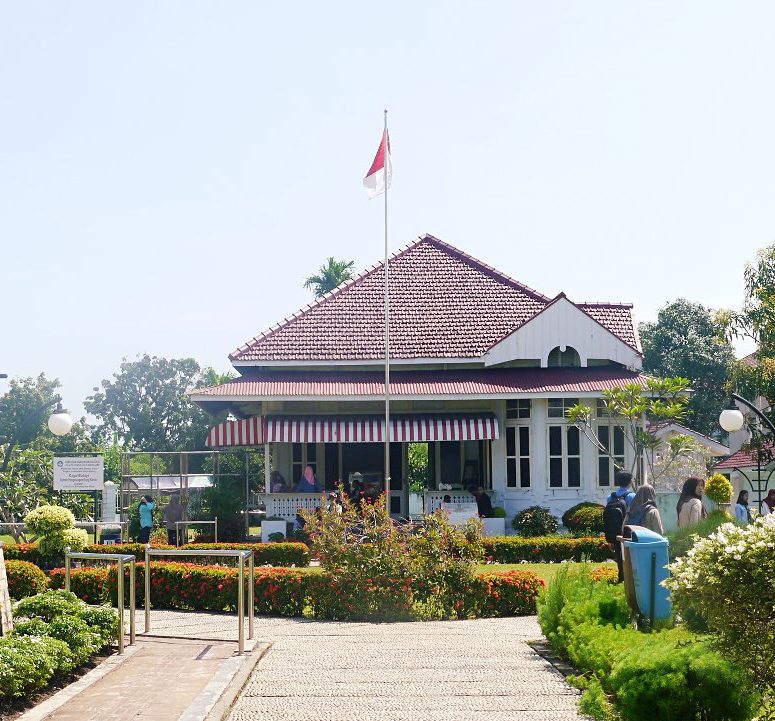 Rumah Pengasingan Bung Karno